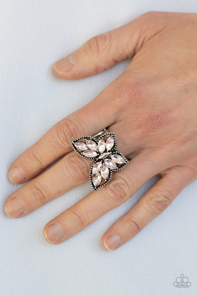 Paparazzi - Fluttering Fashionista - Pink Ring